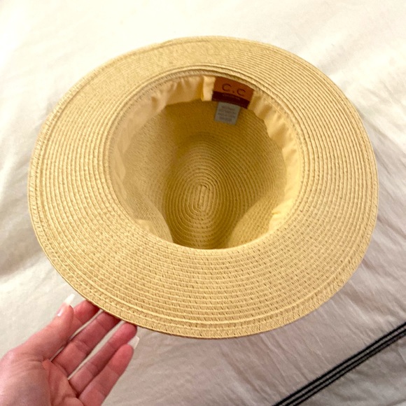 Cream colored Fedora. Wide brim. Light Blue Bandana. 🦋 - Picture 3 of 4